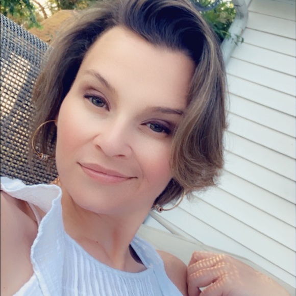 Meet your Posher, Elaine - Picture 1 of 1